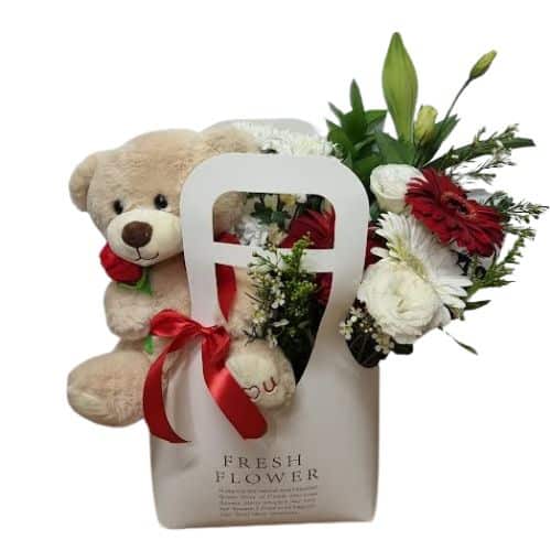 מארז דובי ליום אהבה, מתנה מושלמת ליום אהבה סידור פרחים ודובי